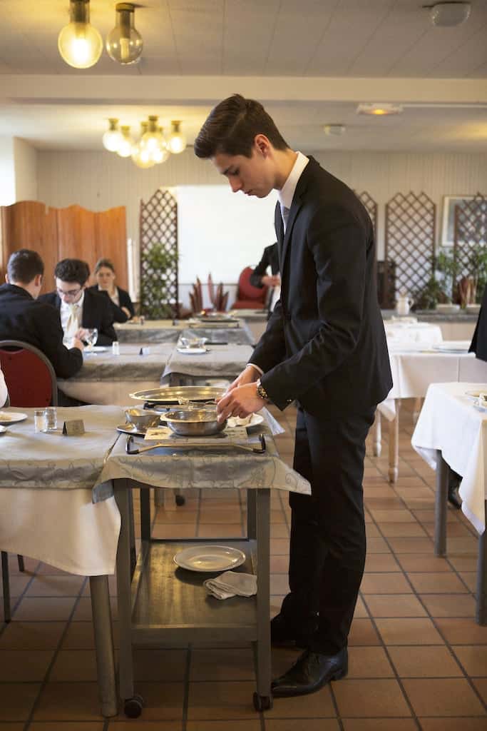 service-lycee-sainte-anne-saint-nazaire-loire-atlantique-hotellerie-restauration-boulangerie-patisserie-sante-social-3